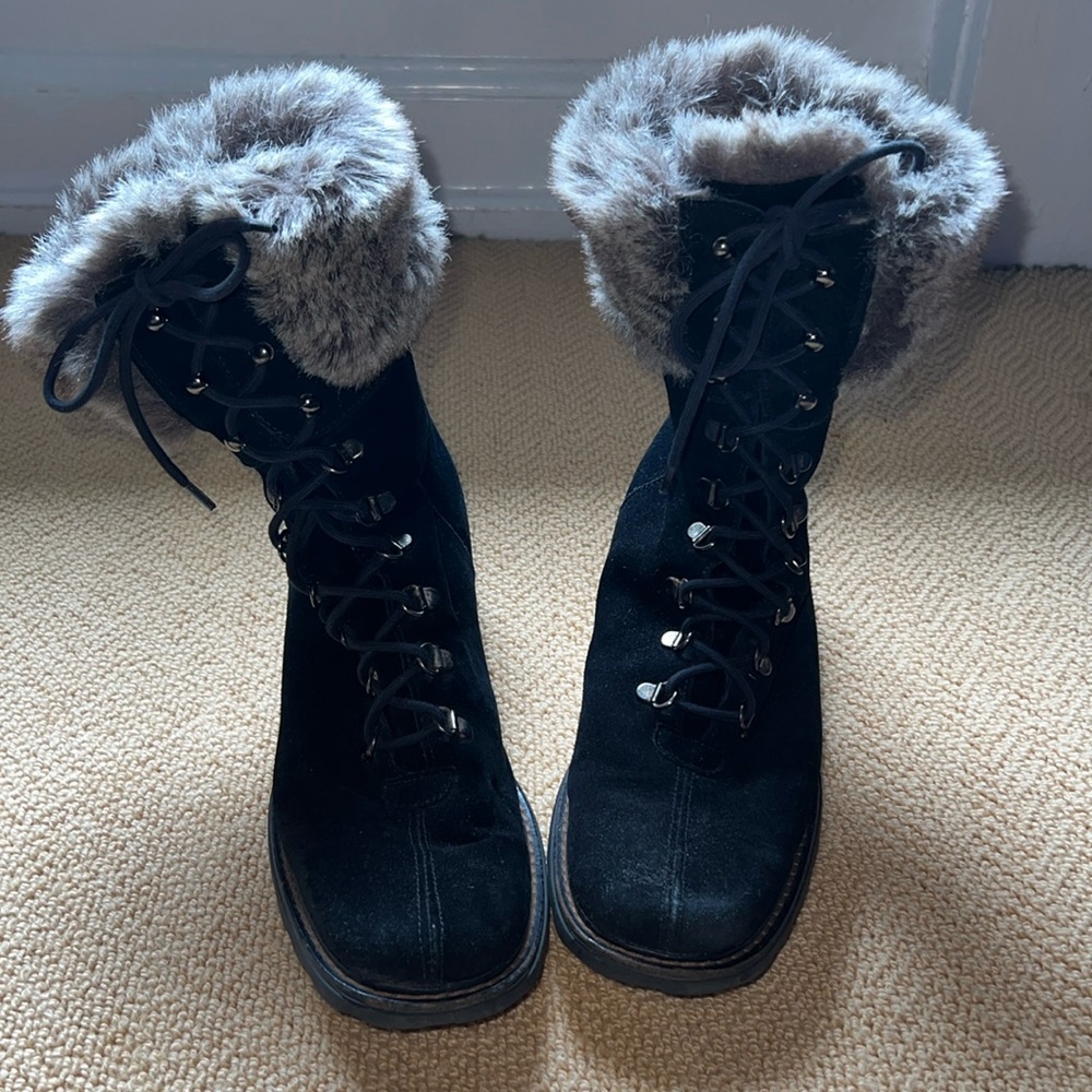 Aquatalia black suede snow boots with fake fur trim.